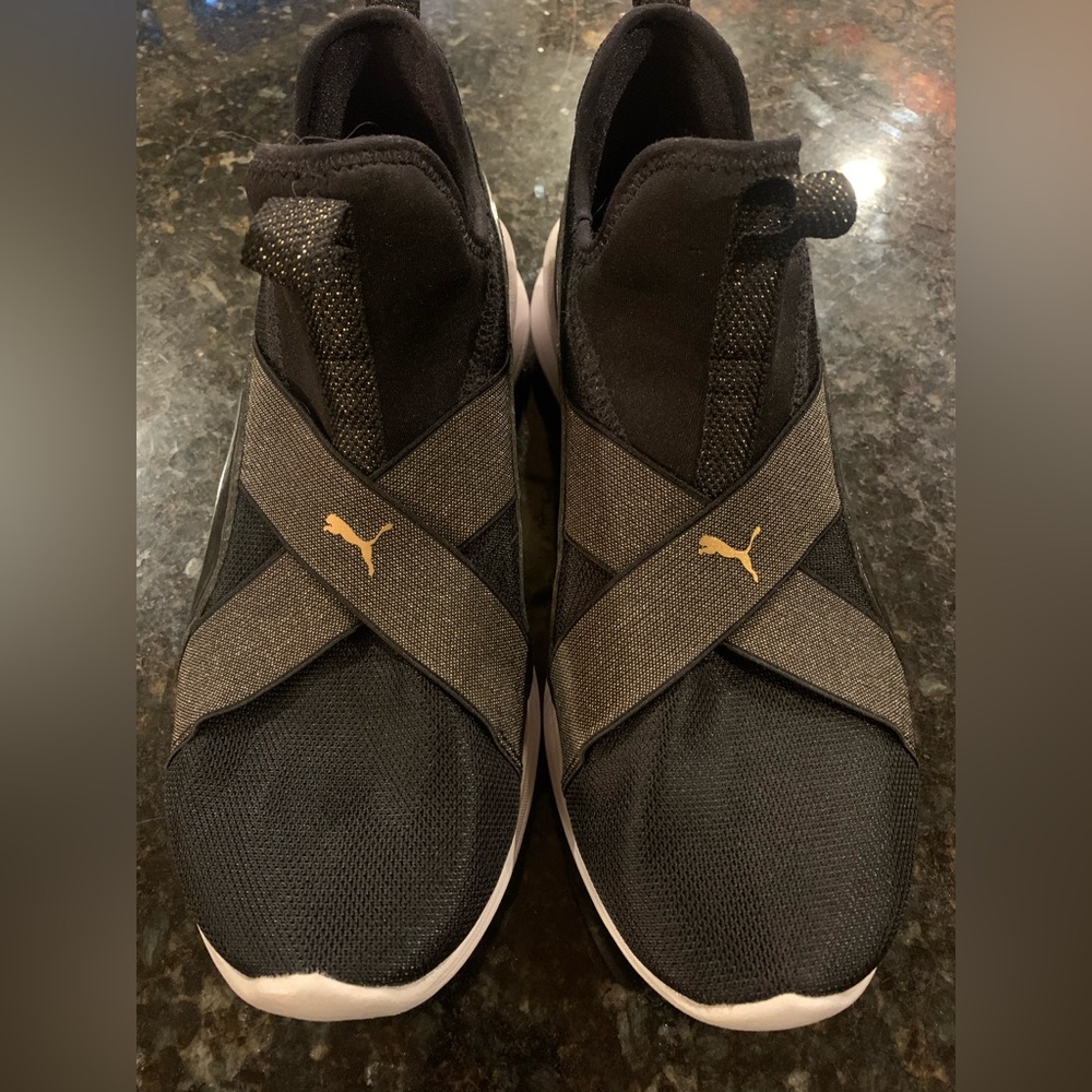 Womens Puma size 9.5